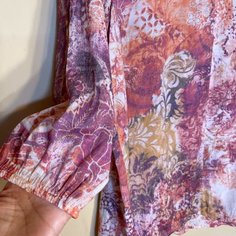 Multicolor Floral Print V-Neck Blouse - Picture 5 of 8